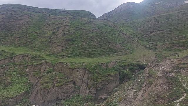 Зикр Анди на зиярате Шейха Умаргаджи-Андийского 17.07.23год. 2 часть смотреть онлайн