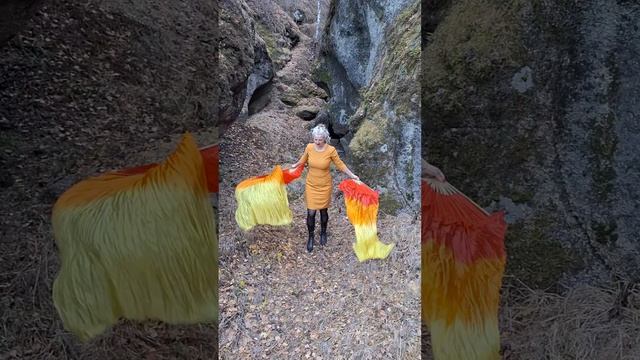 Танцевальные вееры в осени лесу смотреть онлайн