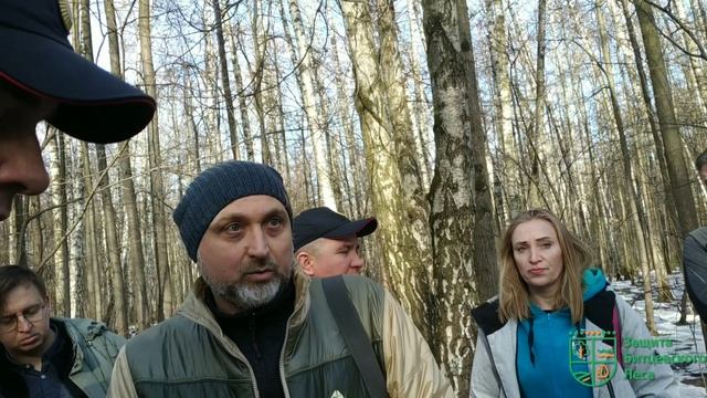 Неизвестные люди не пускают прохожих и заставляют ходить по воде. смотреть онлайн