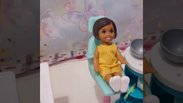 Barbie Toddler Dolls At the Dentist! Good job Sally for brushing your teeth!😁🪥🦷 смотреть онлайн