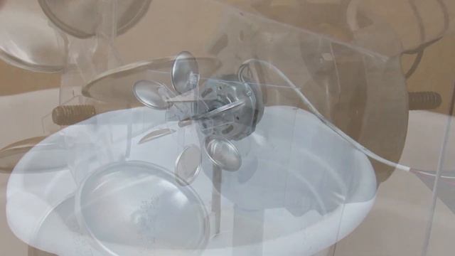I Made an Eternal Generator with a Fan Motor - Genius Idea смотреть онлайн