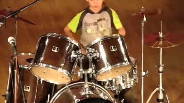 The young drummer Ilya Konogorskiy (Russia, Angarsk) смотреть онлайн