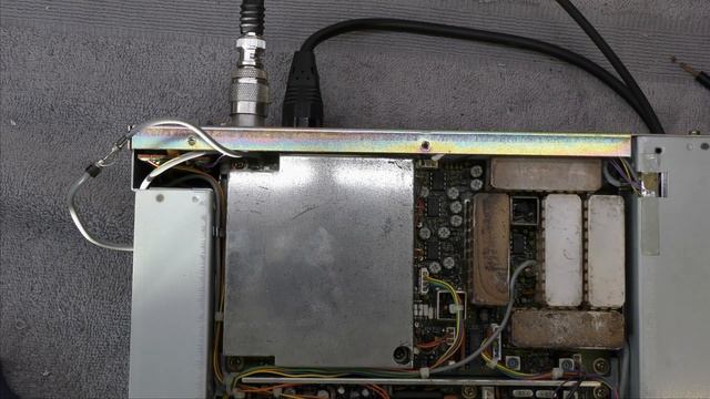 ICOM IC R7000 VHF/UHF Receiver Repair (4K) смотреть онлайн