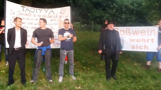 Rechtsanwalt Lorek Dankesrede Nationalhymne Deutschland Freital 1 Jahr danach Demo mit Ignaz Bearth смотреть онлайн