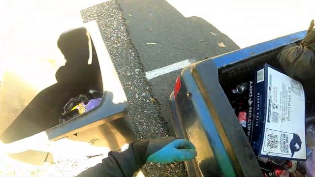 Dumpster Diving Part 2 Loaded To The Max Must Of Had A Party Every Night смотреть онлайн