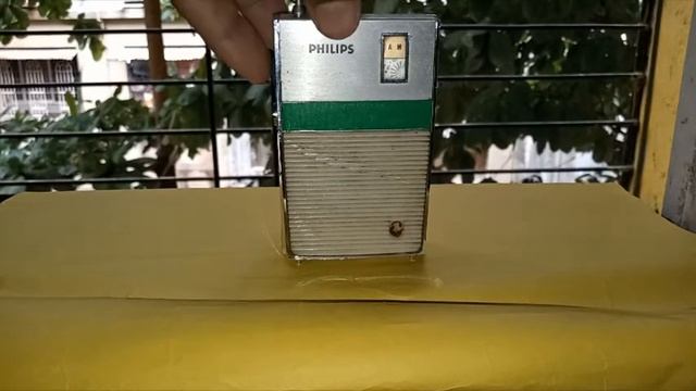 Vintage Phililps Transistor Pocket Radio смотреть онлайн