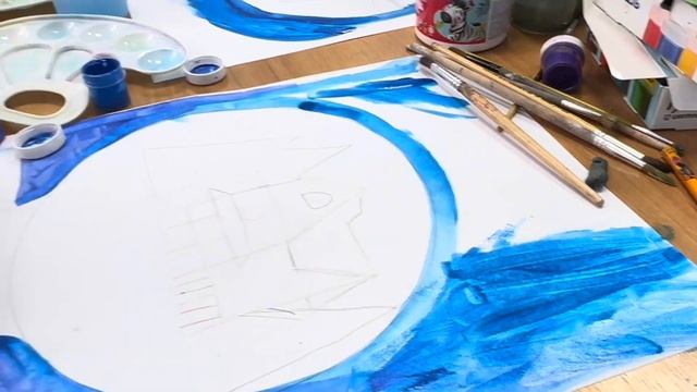 Саша рисует новогодний рисунок ✍️ новогодний дом 🏠 смотреть онлайн