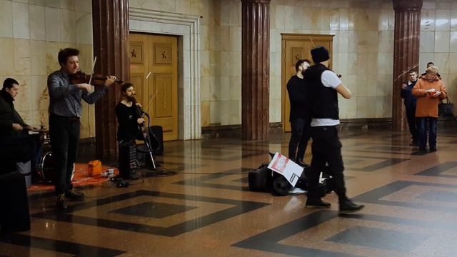 01.03.2019 г. Станция м. Курская. #MULERMANBAND смотреть онлайн