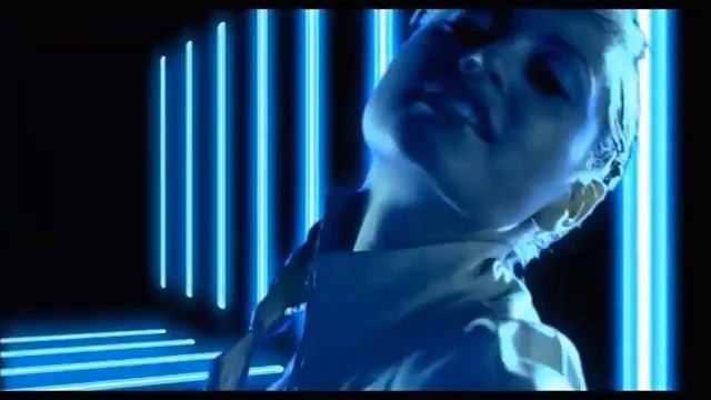 Holly Valance - Kiss Kiss (Official Video)