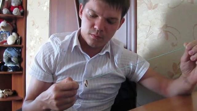 Фокус с кольцом и резинкой Нарушаем законы физики смотреть онлайн