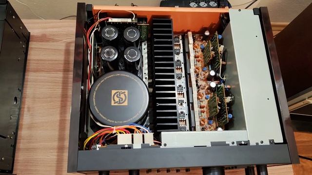 Усилители Sansui AU-D707 и AU-D707X и их внутрянка