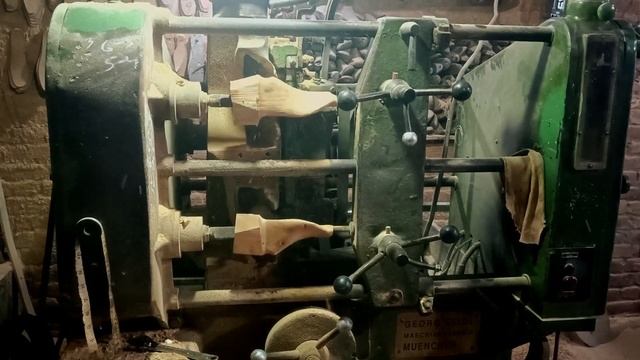 Turning Wooden Tree into an Amazing Wooden Shoe Last I How to make shoe last I Bespoke Shoe Factory смотреть онлайн