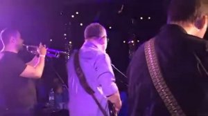 Евгений Маргулис исполняет песню "Шанхай Блюз"