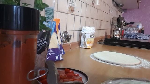 البيتزا الإيطالية الحقيقية كما تحضر في المطاعم الكبرى смотреть онлайн