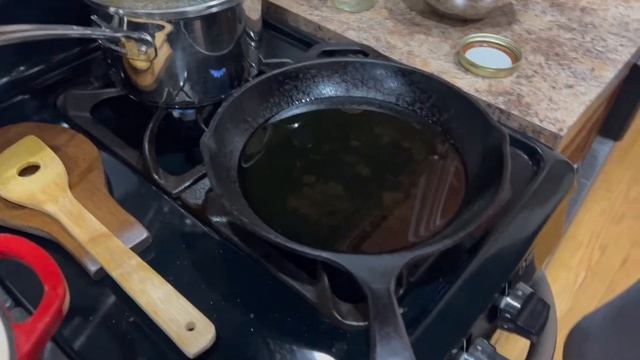NYE Vlog: last day of 2021 | healthy shots | attempting to cook a "somewhat" vegan dinner | смотреть онлайн