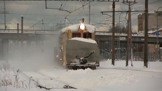 Снегоочиститель СДПМ-1309 и тепловоз ЧМЭ3-4132 / SDPM-1309 Snowplough With ČME3-4132