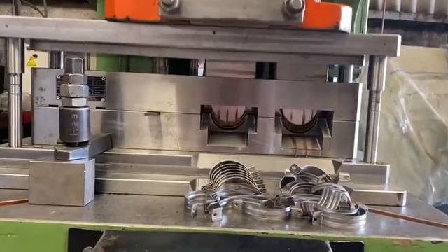 Pipe Clamp Progressive Stamping Die Tool #pipeclamps #doğalgazkelepçe #colliersdefixations смотреть онлайн