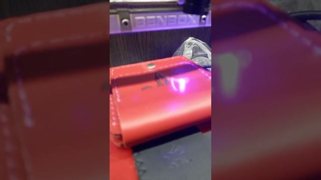 Лазерне гравіювання на шкірі смотреть онлайн