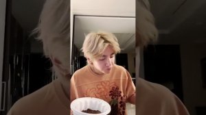 13. 08. 2023 Hi ЭФИР BTS LIVE taehyung V