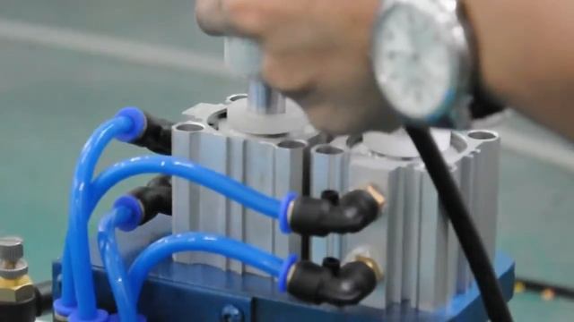 3FN Pneumatic Wire Stripping Twisting Machine смотреть онлайн