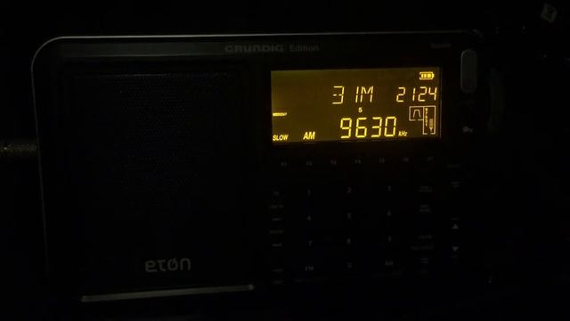 Dxing with Eton Satellit and Bonito Boni whip: Radio Aparecida 9630 kHz, Brazil, heard in Oxford, U смотреть онлайн
