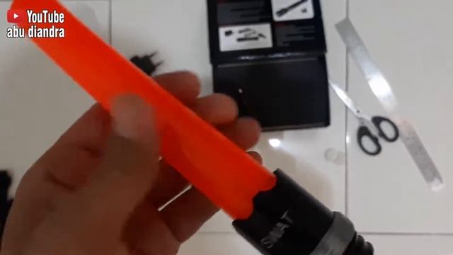 Review - Senter SWAT Police Flashlight LED Serbaguna, Multifungsi, Murah, Mudah dan Tahan Lama смотреть онлайн