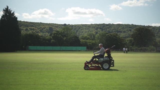 Green mowing with LPG/Propane ride-on mower смотреть онлайн