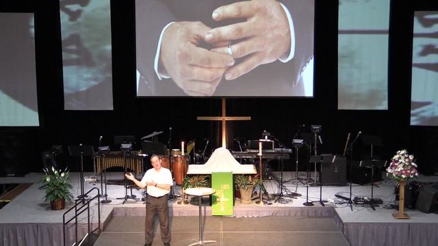 Build Up Community with the Gift of Time смотреть онлайн