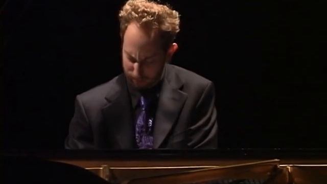 Adam Neiman plays Chopin (vaimusic.com) смотреть онлайн