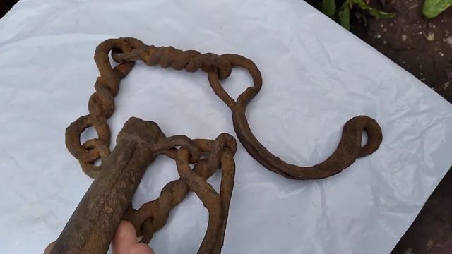 Древние железные кованые кандалы Ancient Iron Forged Shackles смотреть онлайн