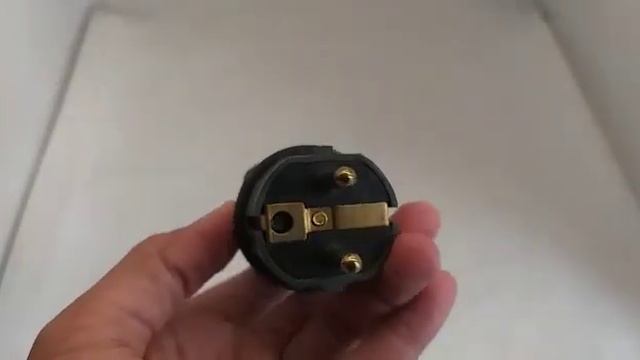 Plug/Steker Karet Legrand 16A 2 Pin IP44 50196