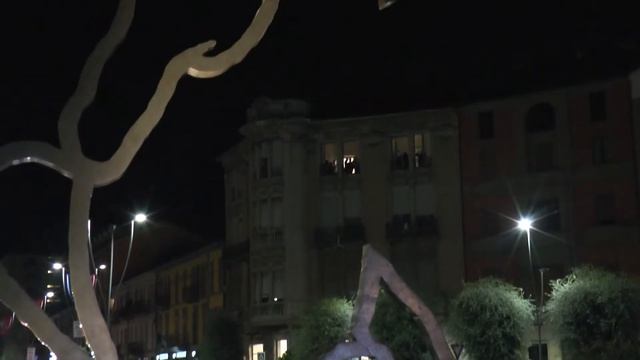 Alba: in piazza Ferrero svelata la nuova statua - TELEGRANDA (ch 81) смотреть онлайн