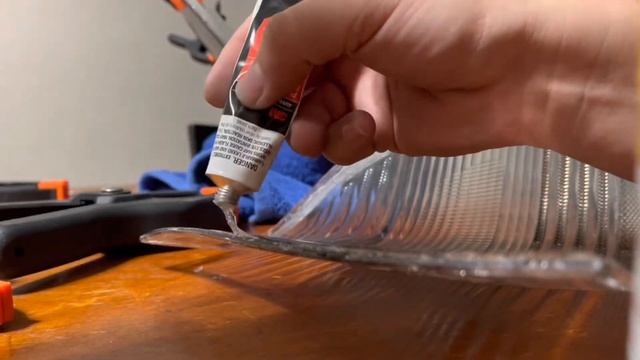 How to Reseal Tail Light Lens - Using 3M Adhesive DIY E46 Lens fell off Discontinued lights Sealant смотреть онлайн