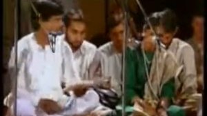 Баджан «Binati Suniye» (исполняет Nirmal Sangeet Sarita). Binati Suniye Nirmal Sangeet Sarita.