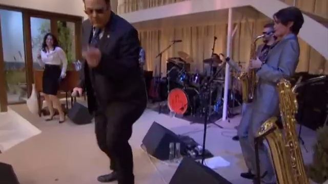 Dan Aykroyd sings on the Fran Drescher Tawk смотреть онлайн