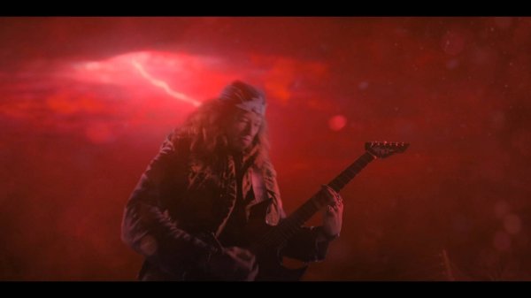 "Очень странные дела". Эдди играет Master of Puppets