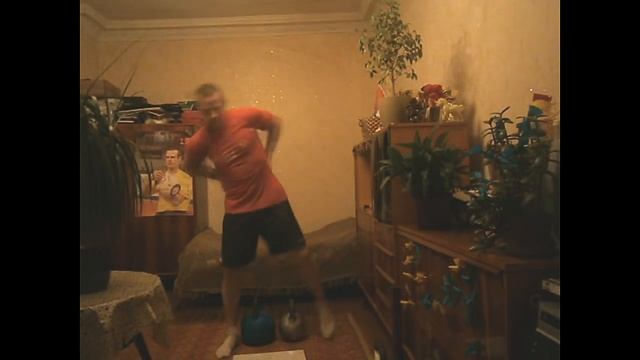 Подъем 2-х гирь 64 кг.(48+16) 1-ой рукой - 10 раз.Lift Gira (kettlebells) 64 kg one hand - 10 reps. смотреть онлайн