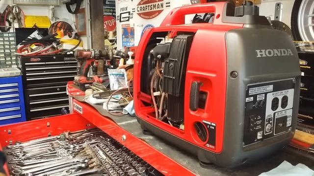 How Glenn the Prepper spends a long weekend. Servicing my Fleet of Honda EU Inverter Generators смотреть онлайн