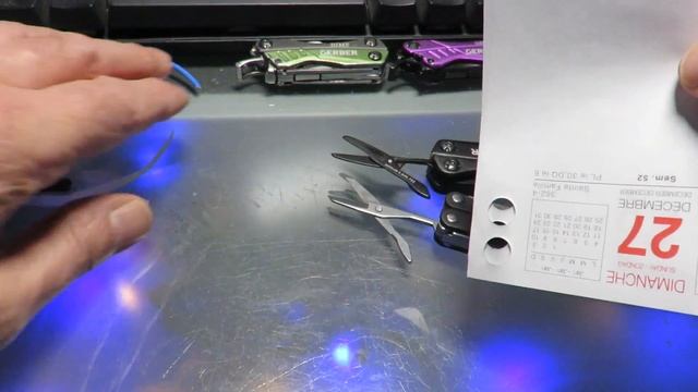 LEATHERMAN Squirt PS4 Vs GERBER Dime!