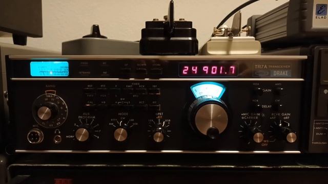 A25R Botswana CW  With JRC NRD-515  Lowe HF-235  Drake TR7A   RFT EKD-300