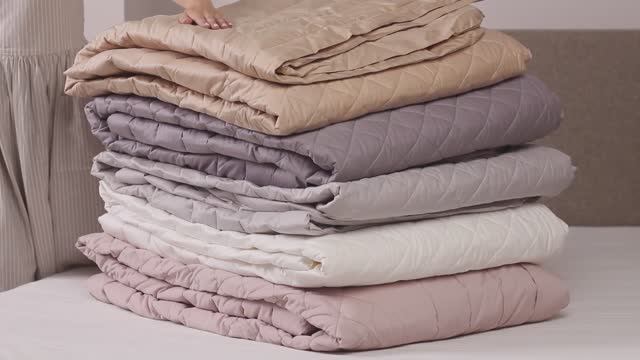 Дизайнерские одеяла - Ultra Satin смотреть онлайн