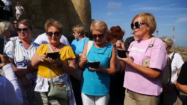 Раздача плова, в честь дня рождения Президента Российской Федерации Владимира Путина смотреть онлайн