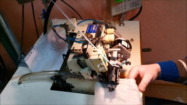 Оверлок с автоматической подачей резинки YAMATO AZ 8451 смотреть онлайн