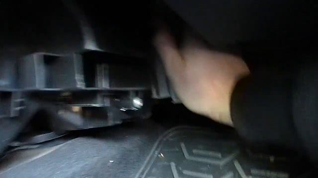 Nissan Terrano (2015): Замена фильтра салона смотреть онлайн