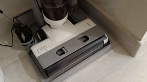 Как работает станция самоочистки и зарядки у пылесоса KeringBee M3