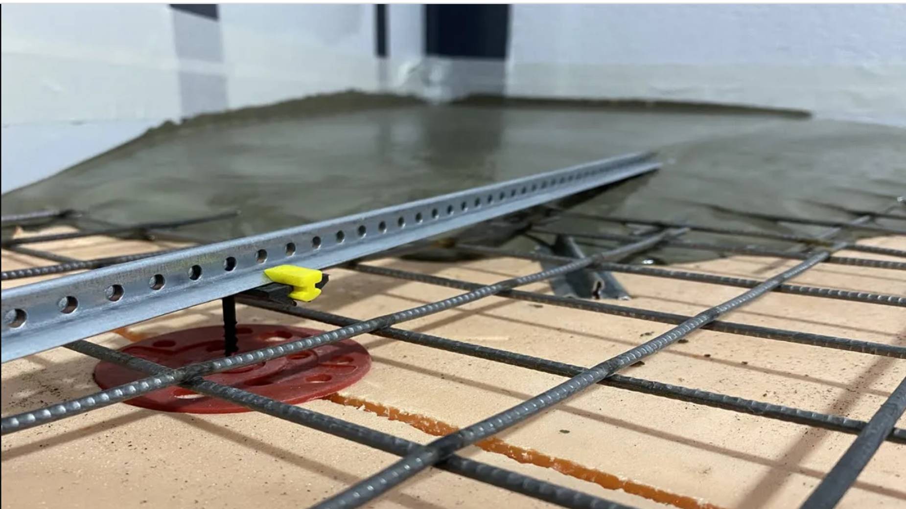 УТЕПЛЕНИЕ ПОЛА НА ЛОДЖИИ ПЕНОПЛЕКС ЦПС