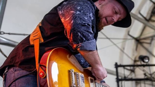 "Lies" Official Lyric video featuring Josh Smith and Brandon Yeagley of Crobot смотреть онлайн