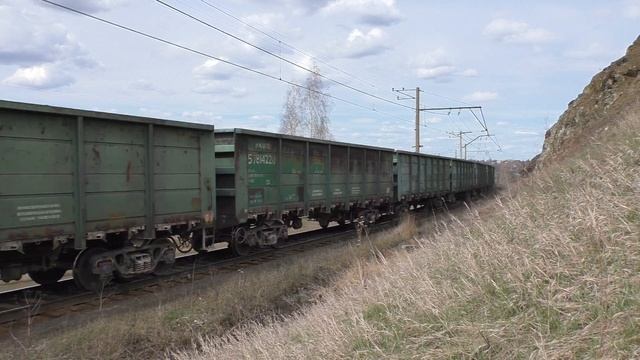 "Транзит". ВЛ11М-236/238 с рудной вертушкой и приветливым помощником смотреть онлайн