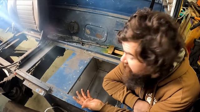 Installing YRM Metal Solutions Battery Box In a Land Rover Defender 90 смотреть онлайн