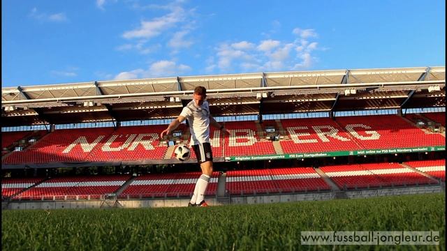 Sebastian Landauer - Fußballjongleur / football juggler / Fußball Freestyle смотреть онлайн